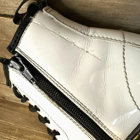 Kids Dr Martens White Patent Leather Comfort Casual Combat Boots Size 3 Y‎ GUC