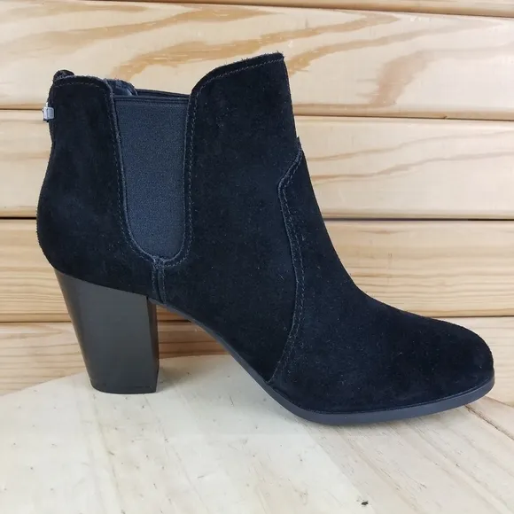 Koolaburra by UGG Dvita Women's 9.5 US Black Suede Ankle Boots Western Biker