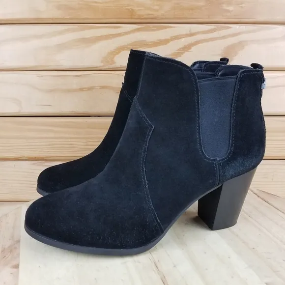 Koolaburra by UGG Dvita Women's 9.5 US Black Suede Ankle Boots Western Biker