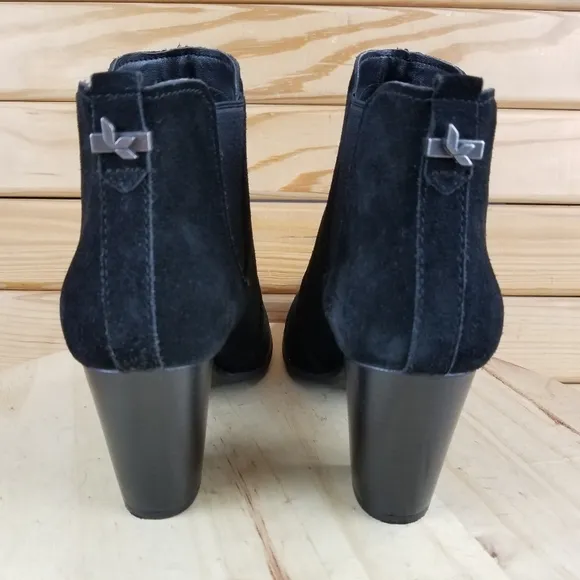 Koolaburra by UGG Dvita Women's 9.5 US Black Suede Ankle Boots Western Biker