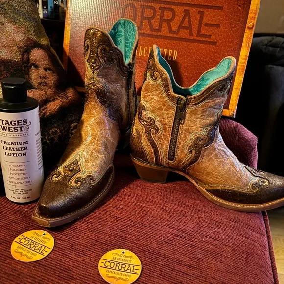 Ladies Corral Western Boots.