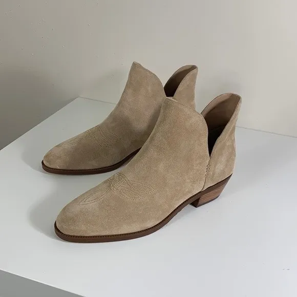 Lauren Ralph Lauren boots women’s 11 Prestyn suede tan booties