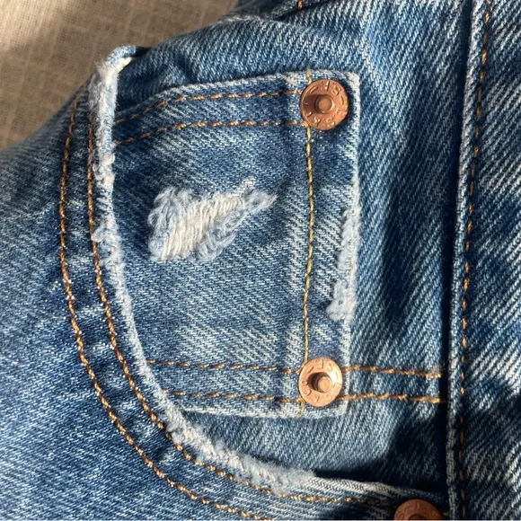 Levi’s 501 Skinny Jeans Women’s 25x30 NWT Distressed Button Fly High Rise