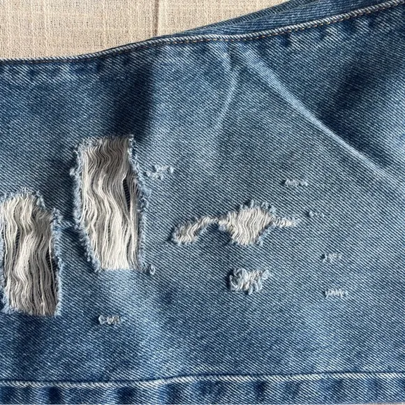 Levi’s 501 Skinny Jeans Women’s 25x30 NWT Distressed Button Fly High Rise