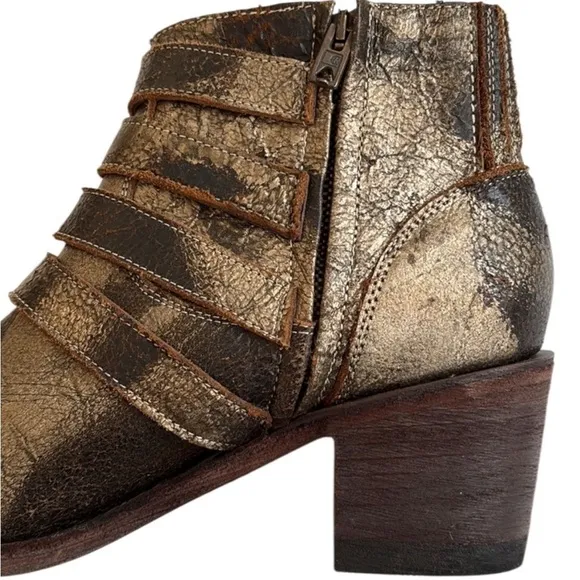 Like New Five Worlds by Cordani Leather Ankle Boots Size 9 1/2 Retail $268.00