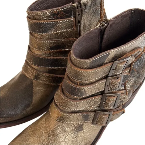 Like New Five Worlds by Cordani Leather Ankle Boots Size 9 1/2 Retail $268.00