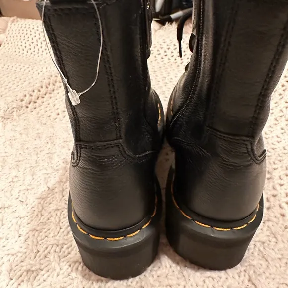 LIKE NEW UNISEX DR MARTENS JADON III WOMENS 7 MENS 6 ZIPPER PLATFORMS