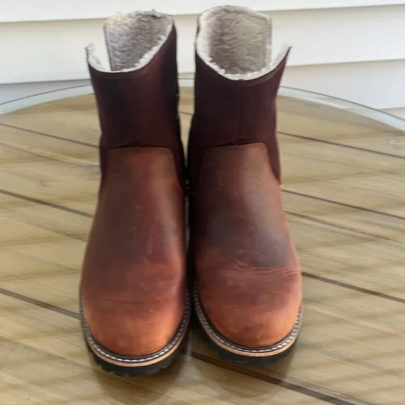 L.L. Bean Beautful, leather and suede boots size 8 1/2  color is toasted coconut