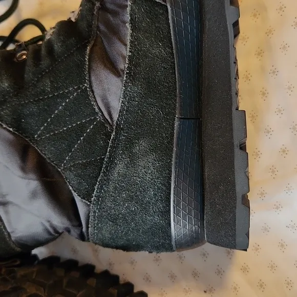 L.L. Bean youth  winter snow insulated  lace-up boots