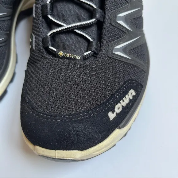 LOWA Women’s Innox Pro Gtx Lo Hiking Shoes, Gore-Tex, Black/White, size 8.5