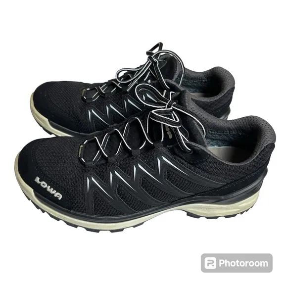 LOWA Women’s Innox Pro Gtx Lo Hiking Shoes, Gore-Tex, Black/White, size 8.5