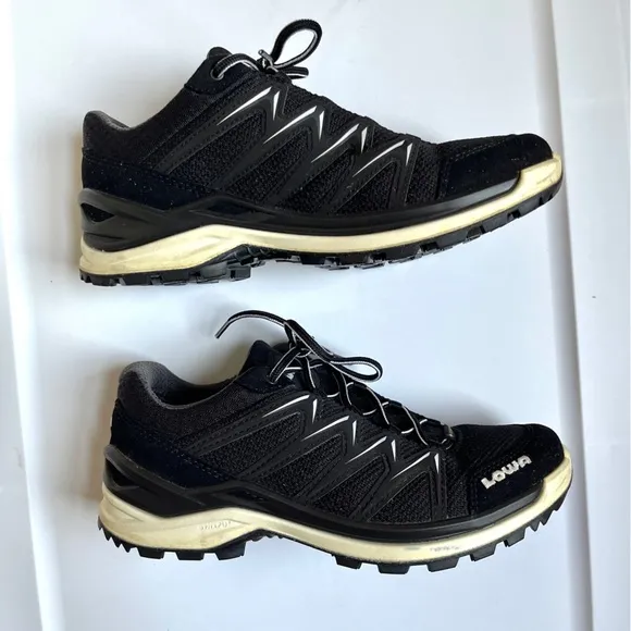 LOWA Women’s Innox Pro Gtx Lo Hiking Shoes, Gore-Tex, Black/White, size 8.5