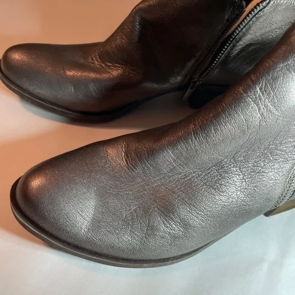 Lucky Brand silver gray leather bootie