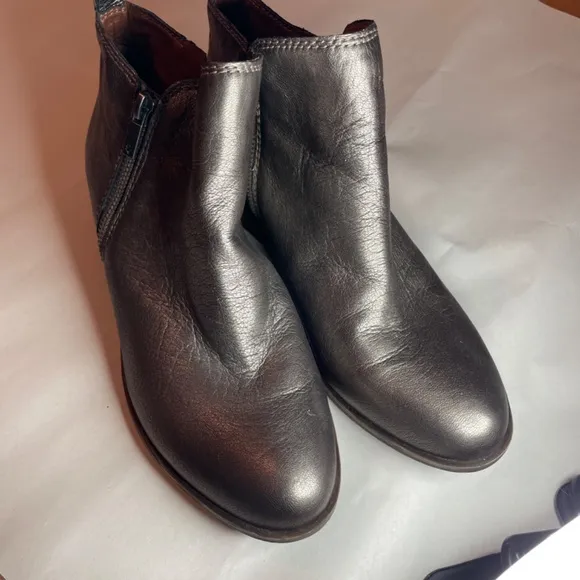 Lucky Brand silver gray leather bootie