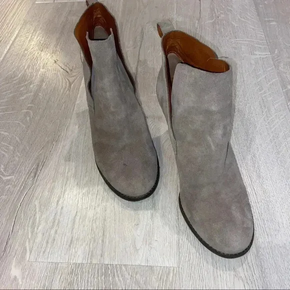 LUCKY BRAND SUEDE WOMENS SZ 9 boots
