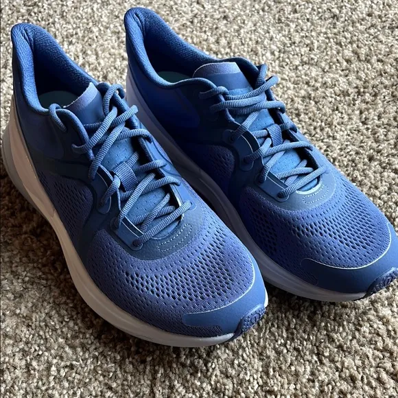 Lululemon Blue Athletic Shoes size 8 NWOT