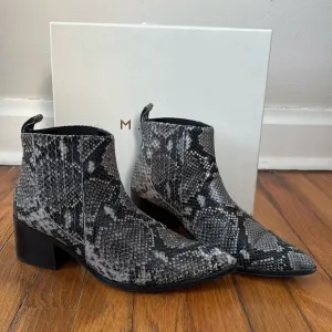 M Gemi The Natura Gray Snakeskin printed leather 39
