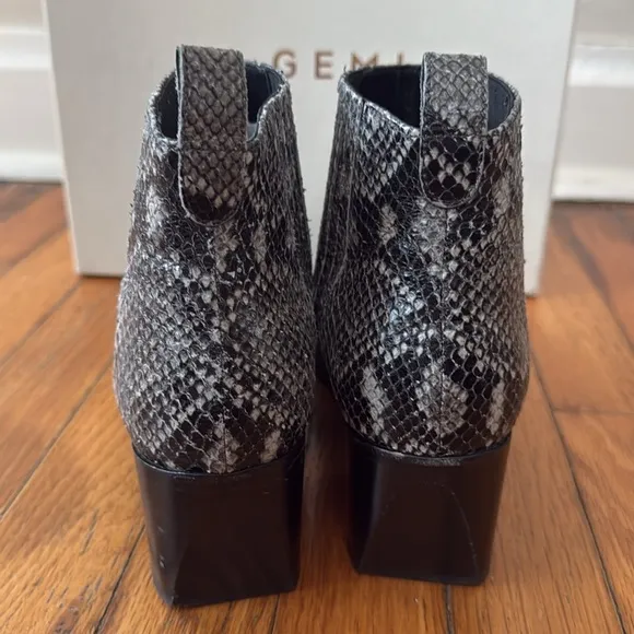 M Gemi The Natura Gray Snakeskin printed leather 39