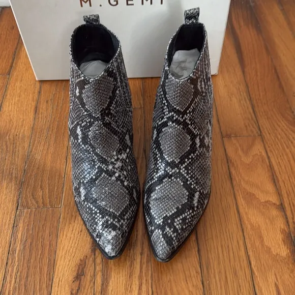 M Gemi The Natura Gray Snakeskin printed leather 39