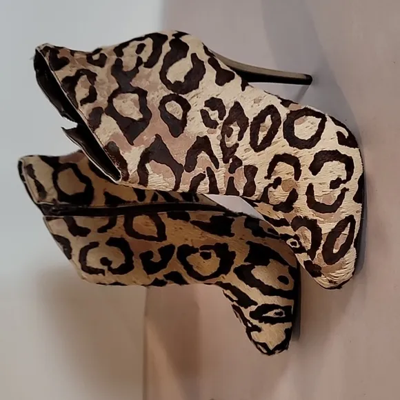 MADISON HARDING LEATHER ANKLE BOOTS - SZ 7 ~ Leopard Print