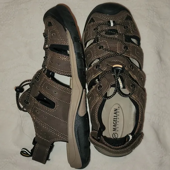 Magellan sandals brown elastic shoe lace close toe hiking sandals sz 7D