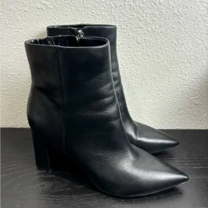 Marc Fisher Ulani Heeled Black Leather Boots Pointed Toe High Heeled‎ Classic