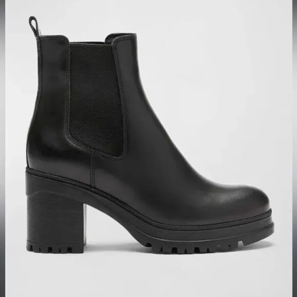 Marc Fisher Vanlisa Leather Lug Sole Pull On Chelsea Boots Size 11 NWOB