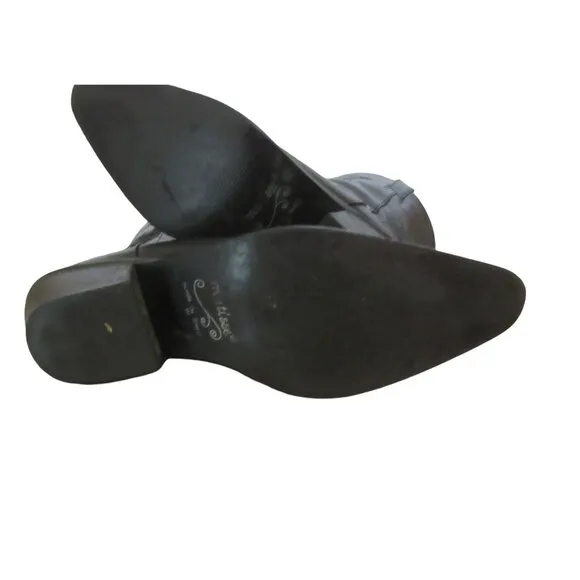 Matisse Cowboy Style Black Leather Boots w Laser Cut Design, Size 9M