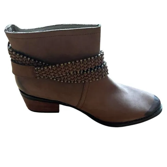 Matisse Leather Brown Cowgirl Western Ankle Booties Bullet Like Band Around Ankl