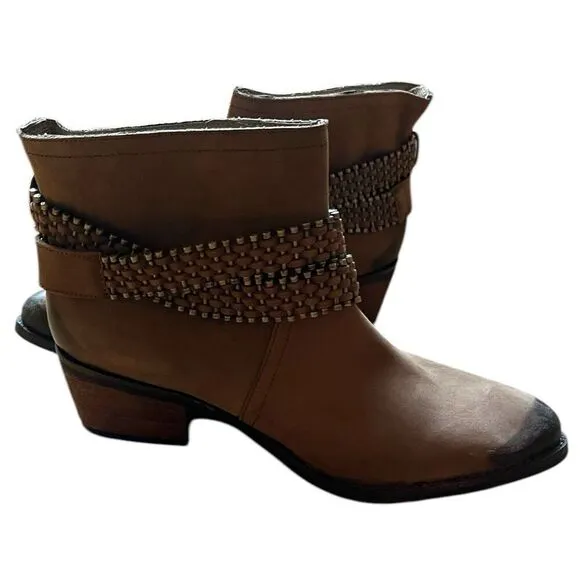 Matisse Leather Brown Cowgirl Western Ankle Booties Bullet Like Band Around Ankl