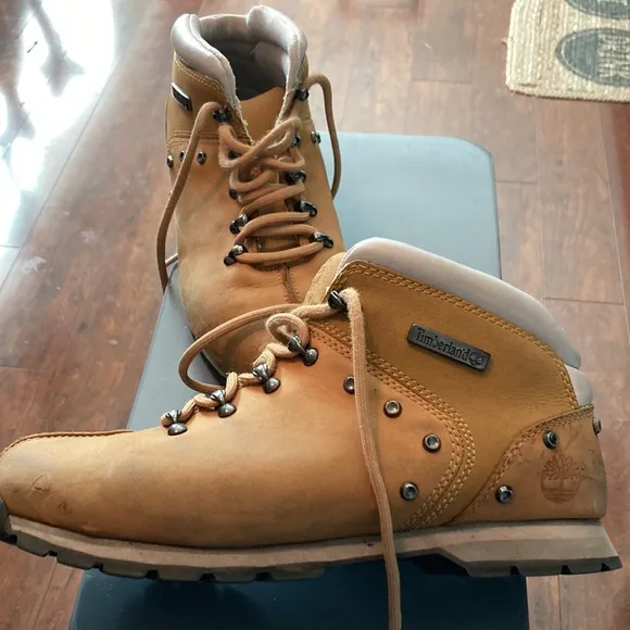 Mens 10M Timberland boots