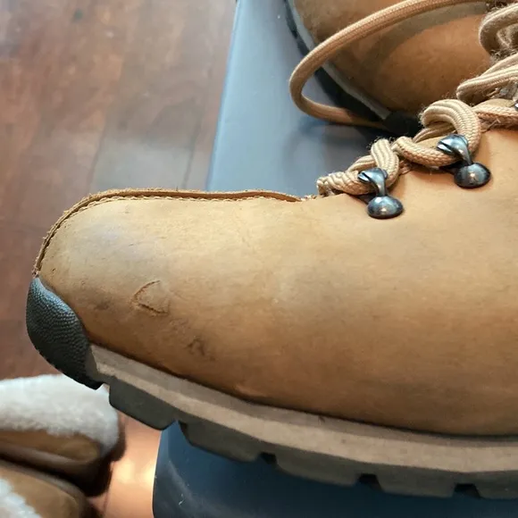 Mens 10M Timberland boots