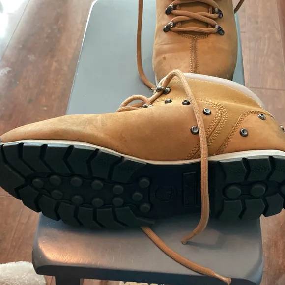 Mens 10M Timberland boots