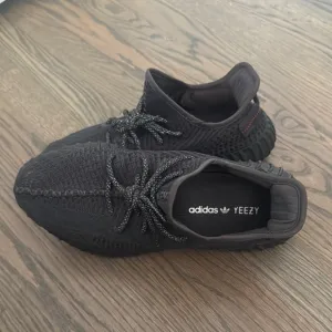 MENS ADIDAS YEEZY BOOST