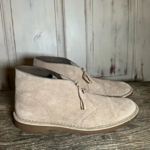 Mens Clarks Originals Signature Suede Desert Chukka Casual Boot in Sand US 11