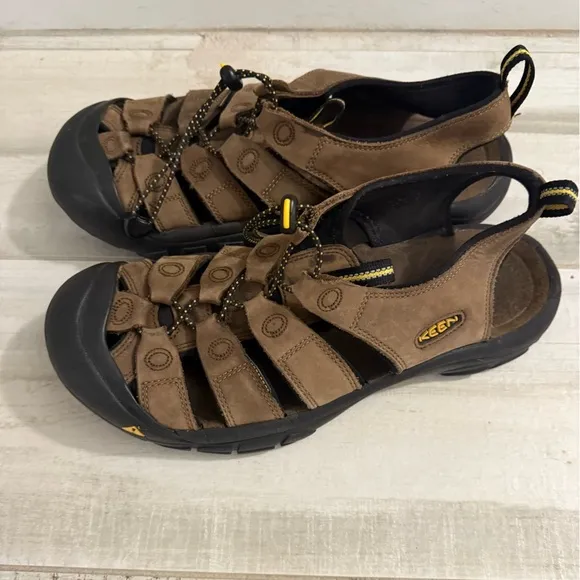 Men’s Keen Newport Leather Sandals, size 13