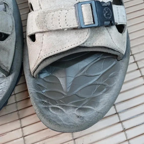 Merrell men's sz 12 brown leather Vlcrow hook &amp; loop close hiking sandals. 39pm