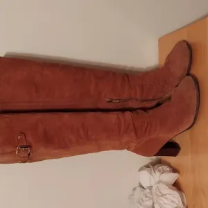 MICHAEL Michael Kors Camel Brown Suede Knee High Boots with Buckle Detail Size 8