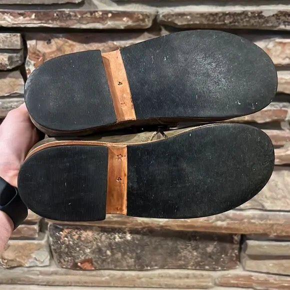 Mikoleon Mossy Brown Suede Chukka Boots