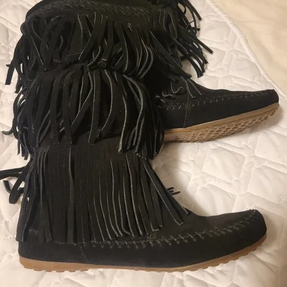 Minnetonka Moccasin Women's  Boots 1639 3 Layer Fringe Black Leather Size 7 US