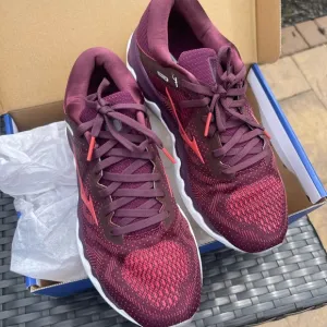 Mizuno Wave Horizon Running Shoes