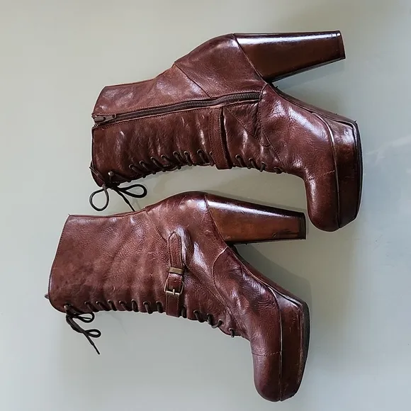 MOMA Leather Boots