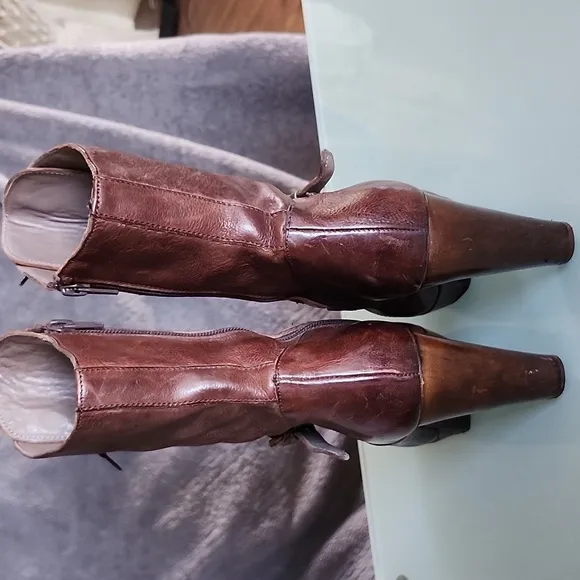 MOMA Leather Boots