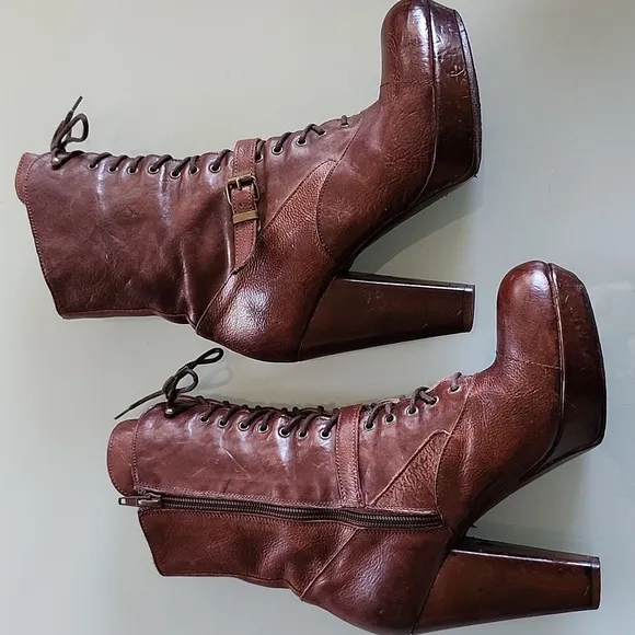 MOMA Leather Boots