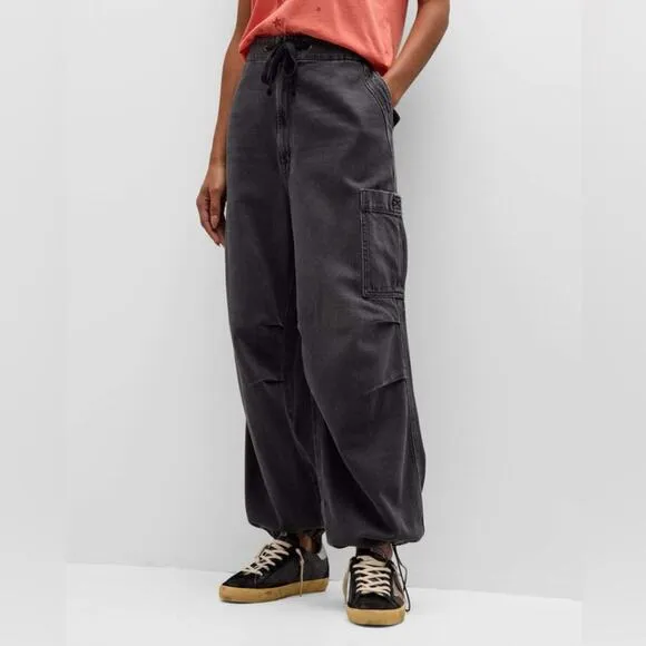 MOTHER Snacks The Munchie Ankle Jeans in Black Wash 27