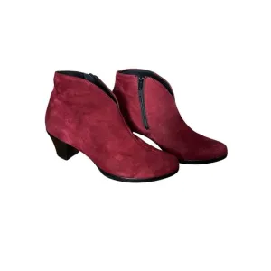 Munro American  Red Suede Robyn Ankle Boots Booties Size 7.5 Wide