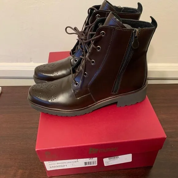 Munro  leather upper/ lining lightweight ankle  Booties size 7 in brown, new