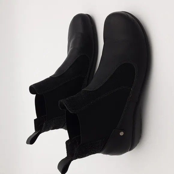 Naot Konini Leather Black Ankle Bootie 39 Pull On Casual Office Y2k Comfort