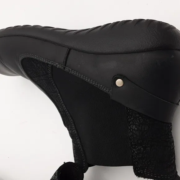 Naot Konini Leather Black Ankle Bootie 39 Pull On Casual Office Y2k Comfort