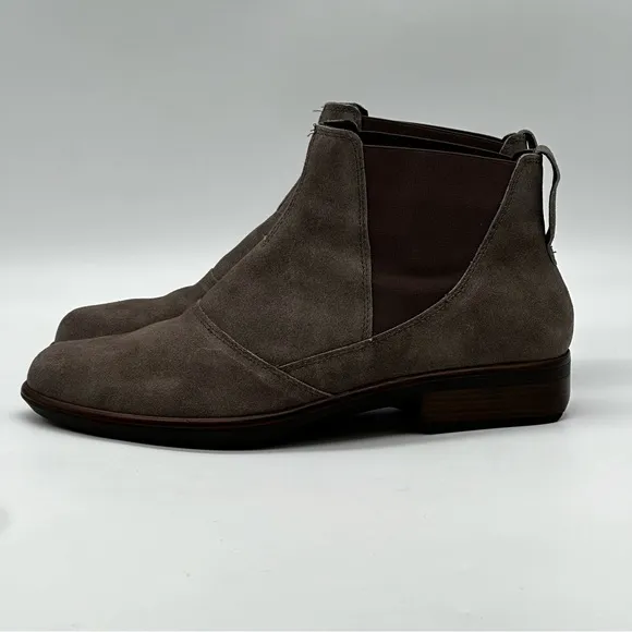 Naot Ruzgar Leather Ankle Chelsea Boots. Size 11